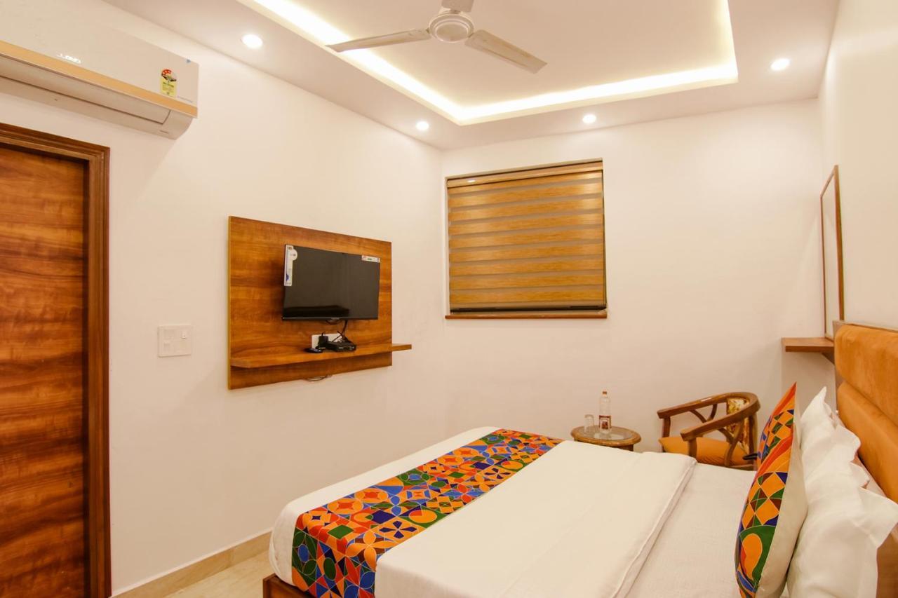 Fabhotel Ambassador Manimajra Exterior photo