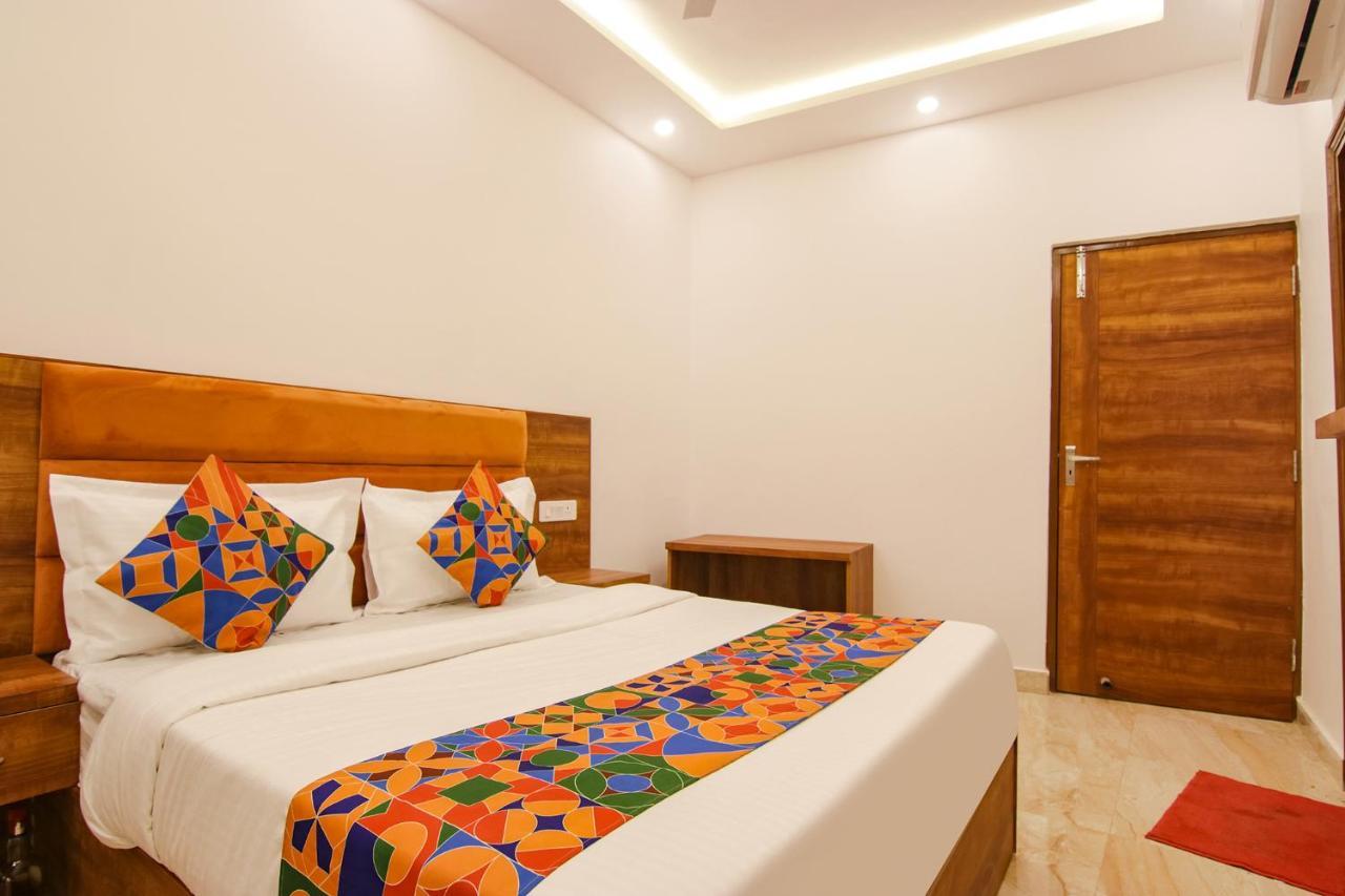 Fabhotel Ambassador Manimajra Exterior photo