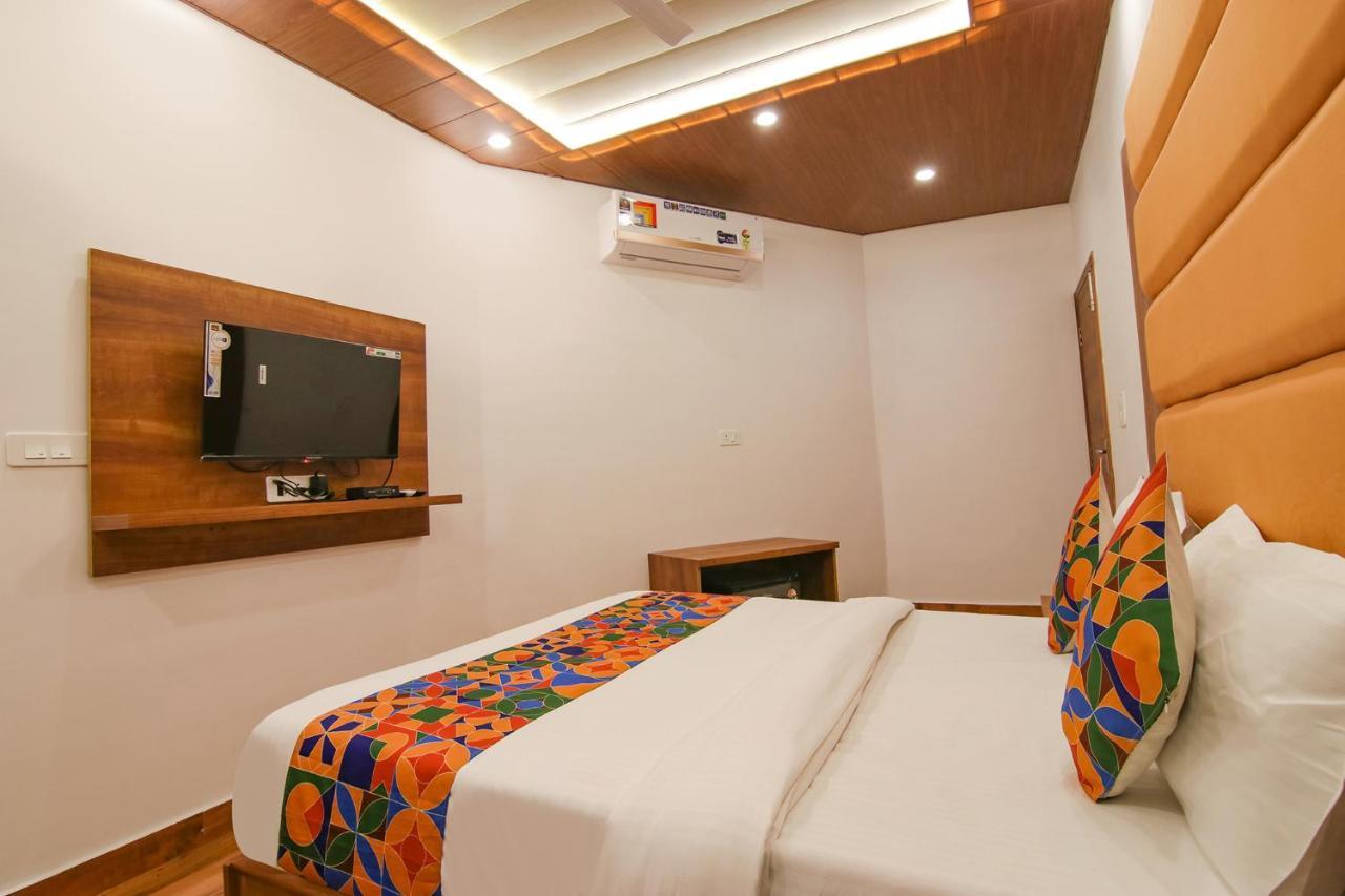 Fabhotel Ambassador Manimajra Exterior photo