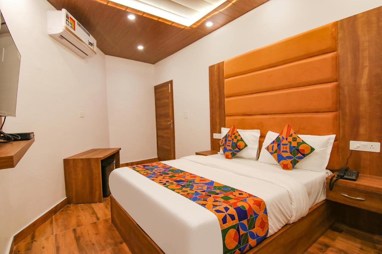 Fabhotel Ambassador Manimajra Exterior photo